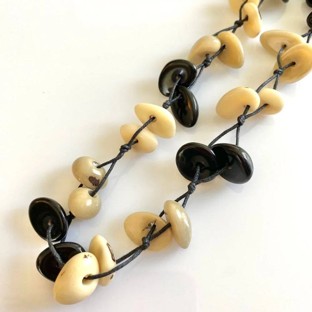 TAGUA NUT NECKLACE FROM South America - Picture 3 of 5